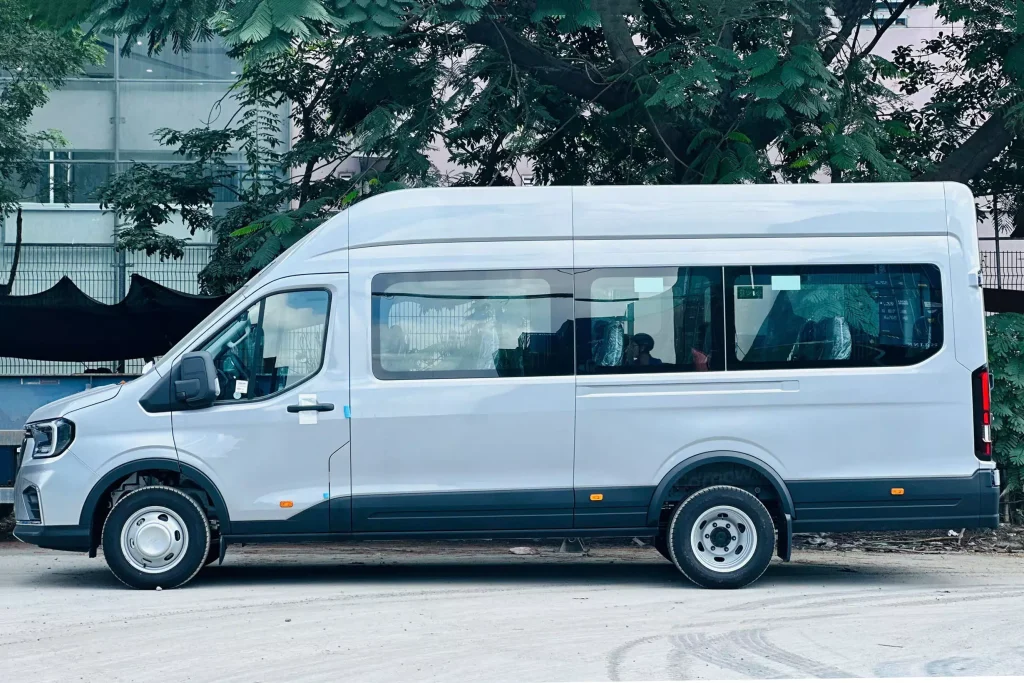 Thuê Xe 18 Chỗ Tự Lái – Tự Do Chinh Phục Mọi Hành Trình Cùng Huy Đạt