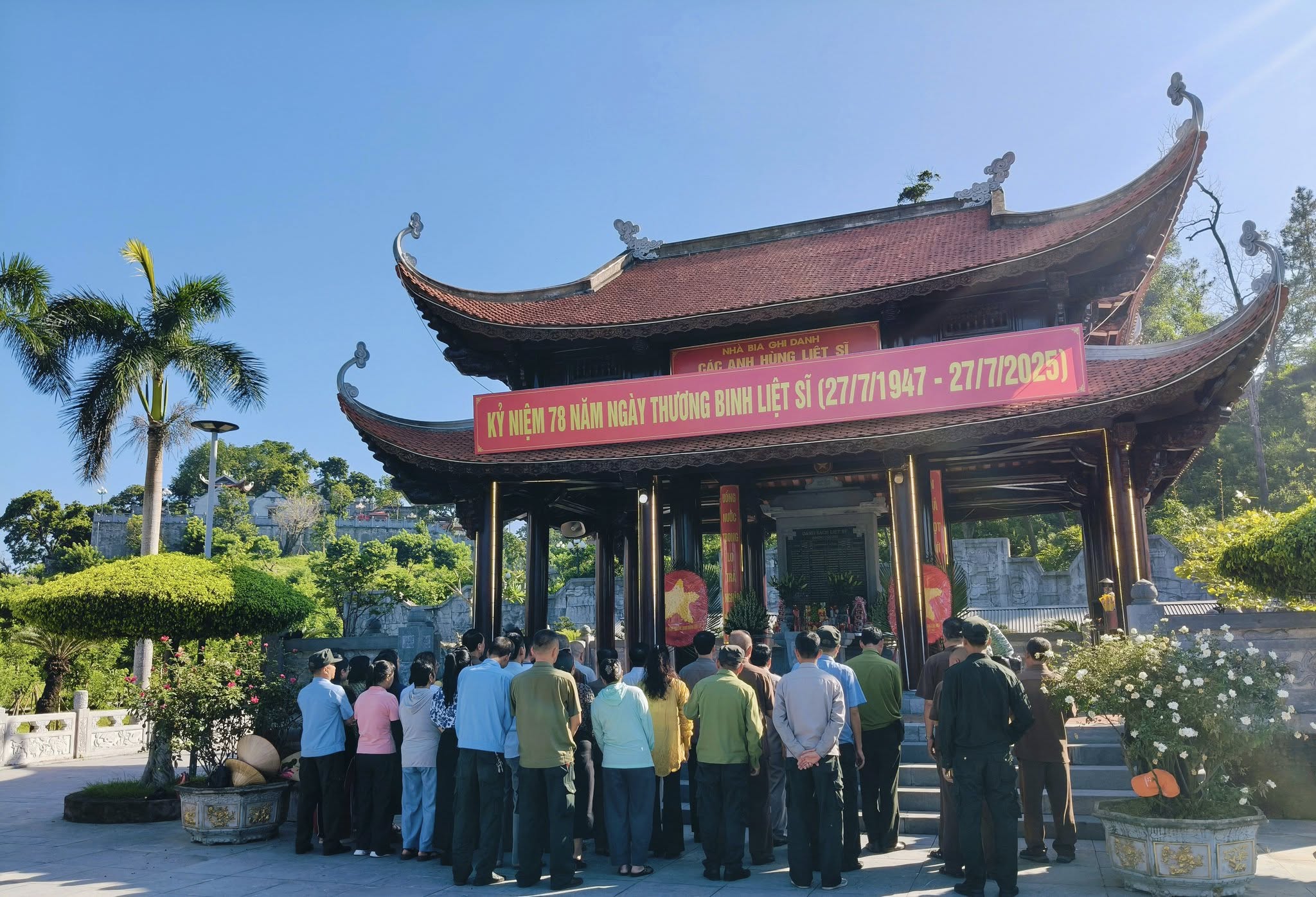 Hướng Dẫn Chi Tiết Khi Đặt Tour Du Lịch Đền Cửa Ông Trọn Gói