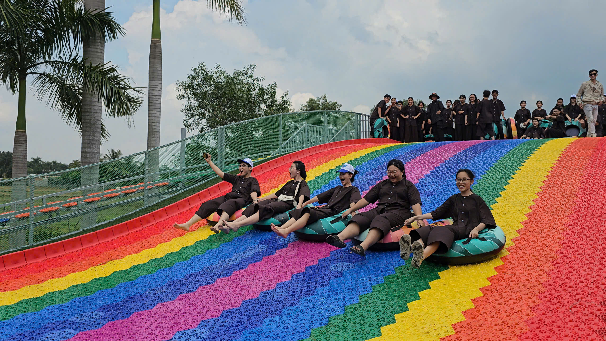 Thông Tin Giá Vé Du Lịch Đất Thép Farm Cập Nhật Năm 2026